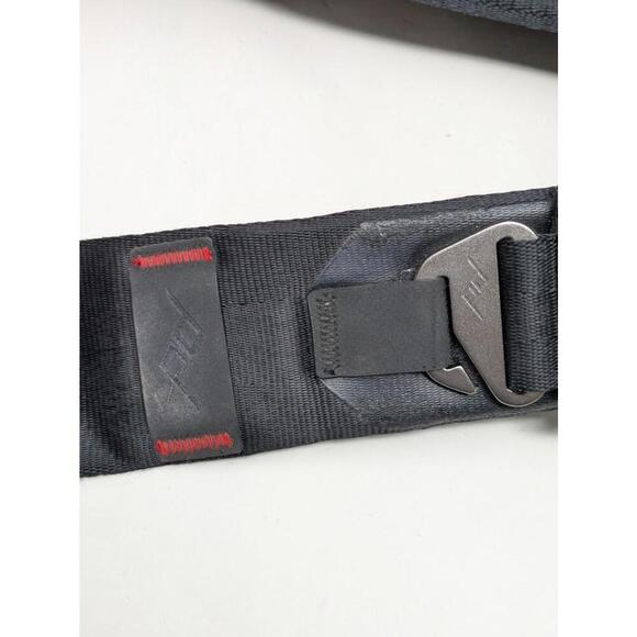 Peak Design 13" Everyday Messenger Camera Bag Charcoal Gray Photo Travel Work - Picture 7 of 9
